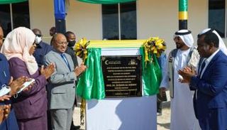 جانب من فعاليات افتتاح أحد المشروعين في زنجبار