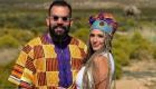 احتجاز إعلامي مصري وزوجته أثناء شهر العسل بأخطر مكان في العالم