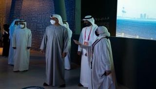 الشيخ محمد بن زايد آل نهيان أثناء الزيارة