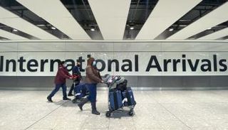 أثار اكتشاف السلالة الجديدة موجة من حظر السفر