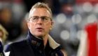 بمهمة مزدوجة.. رانجنيك مدربا جديدا لمانشستر يونايتد