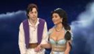 ممثلة كوميدية عن علاقة كيم كارداشيان وبيت ديفيدسون: تثير الاشمئزاز