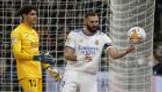 ريال مدريد ضد إشبيلية.. هل أصبح بنزيما أفضل فرنسي في تاريخ الأندية؟