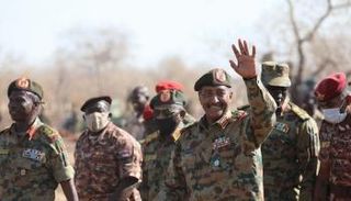 الفريق أول عبدالفتاح البرهان وقادة في الجيش السوداني- أرشيفية