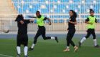 تعديل قوانين الكرة السعودية.. السماح بالإرضاع وإلغاء سقف الرواتب