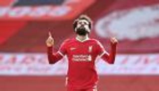 تفوق على ميسي وليفاندوفسكي.. محمد صلاح يفوز بجائزة القدم الذهبية