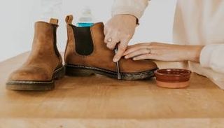 الأحذية تحتاج لعناية خاصة في الشتاء