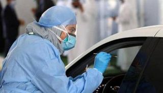 إحدى أفراد الطاقم الطبي في الإمارات