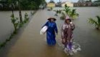 4 قتلى بفيضانات فيتنام.. والمياه تغرق 23 ألف منزل