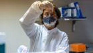 أكسفورد: لا دليل على عدم فاعلية اللقاحات ضد أوميكرون