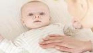 علاج الامساك عند الرضع.. خطوات ما قبل استشارة الطبيب