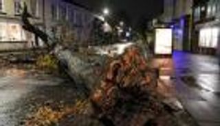 30 ألف منزل بلا كهرباء في إنجلترا لليوم الخامس