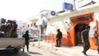 انهيار تاريخي للريال اليمني و"المركزي" يطارد المضاربين 