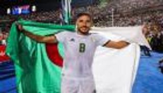 شهادة فرنسية تمنح الجزائري بلايلي أحقية مزاملة ميسي