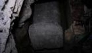 فيديو.. لصوص يعثرون على كنز أثري في مصر