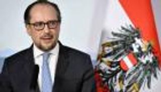 استقالة مستشار النمسا بعد شهرين من تقلده المنصب