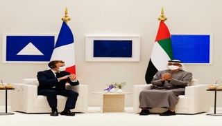 الشيخ محمد بن زايد آل نهيان يستقبل ماكرون