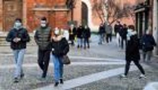 أوروبا تتخطى 75 مليون إصابة بكورونا وسط انتشار أوميكرون