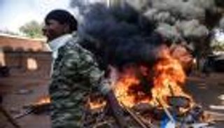 نازحو بوركينا فاسو تحت النار.. انتهاكات على أبواب المخيمات