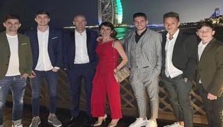 زيدان مع أسرته في دبي