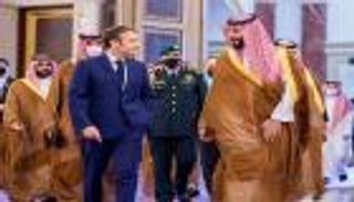 بعد استقالة قرداحي.. مبادرة فرنسية لحل أزمة السعودية ولبنان