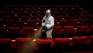 تعقيم قاعة سينما في المغرب (أرشيفية)