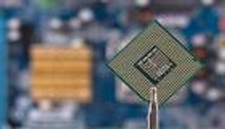 شريحة أمريكية تحدث انقلابا في عالم الهواتف والسيارات.. ما سرها؟