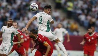 بغداد بونجاح مهاجم منتخب الجزائر