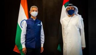 الشيخ عبدالله بن زايد آل نهيان ووزير خارجية الهند