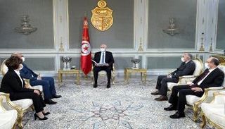 الرئيس التونسي خلال اجتماع حكومي