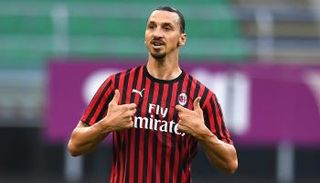 زلاتان إبراهيموفيتش مهاجم ميلان