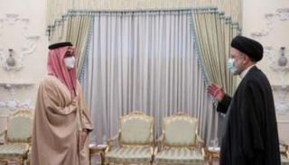 طحنون بن زايد آل نهيان خلال لقاء الرئيس الإيراني