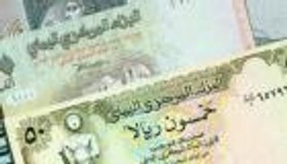 الريال اليمني يتماسك مقابل الدولار بعد قرارات "هادي"