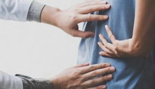 التهاب الفقار اللاصق يصيب مفاصل العمود الفقري