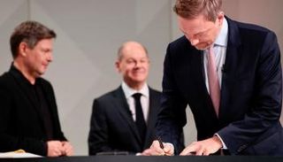 مراسم توقيع اتفاق الائتلاف الحاكم