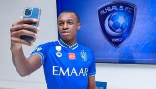 سعود عبدالحميد لاعب الهلال السعودي الجديد