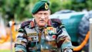 تحطم مروحية عسكرية هندية تقل قائد الأركان