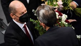 شولتز يتلقى التهاني