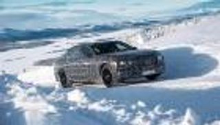 BMW تستعد لمواجهة تسلا في أجواء شديدة البرودة.. اختبار آي7