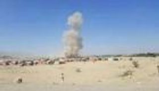 "جريمة حرب".. الحكومة اليمنية تدين قصف الحوثي لمخيمات النازحين