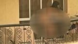 سيدة البلكونة.. تفاصيل أزمة السائحة العارية في مصر