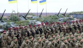 وحدات من الجيش الأوكراني قرب حدود روسيا