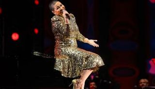 شيرين عبدالوهاب في حفل أبوظبي