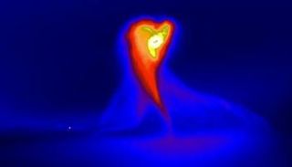 ضوء ساطع حول النجم الثاني بعد تحطمه من خلال القرص