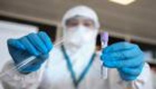 عمان تسجل أول إصابتين بمتحوّر "أوميكرون"