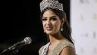 الهندية هارناز ساندو ملكة لجمال الكون في إسرائيل (صور)