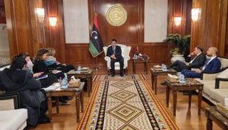 رئيس حكومة الوحدة الوطنية المكلف والمستشارة ستيفاني ويليامز 