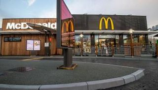 فرع ماكدونالدز الأول من نوعه المحقق للحياد المناخي