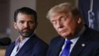 رسائل سرية.. نجل ترامب توسل لوالده لوقف تمرد الكابيتول