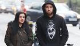 خنق وسرقة بالإكراه.. اللصوص يهاجمون لاعب السيتي السابق